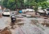 दीपका का गौरव पथ एक महीने में ही बदहाल: उखड़ी सड़क, जलभराव और गड्ढों से बढ़ा हादसों का खतरा