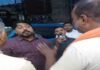 कचरा फैलाने पर जुर्माना लगाते ही बोला— “लखन लाल देवांगन से लेकर जय सिंह अग्रवाल, महापौर तक मुझे जानते हैं… आधा शहर निगम में घुसवा दूंगा”— सफाई का जायजा लेने पहुंचे IAS निगम आयुक्त को खुलेआम धमकी